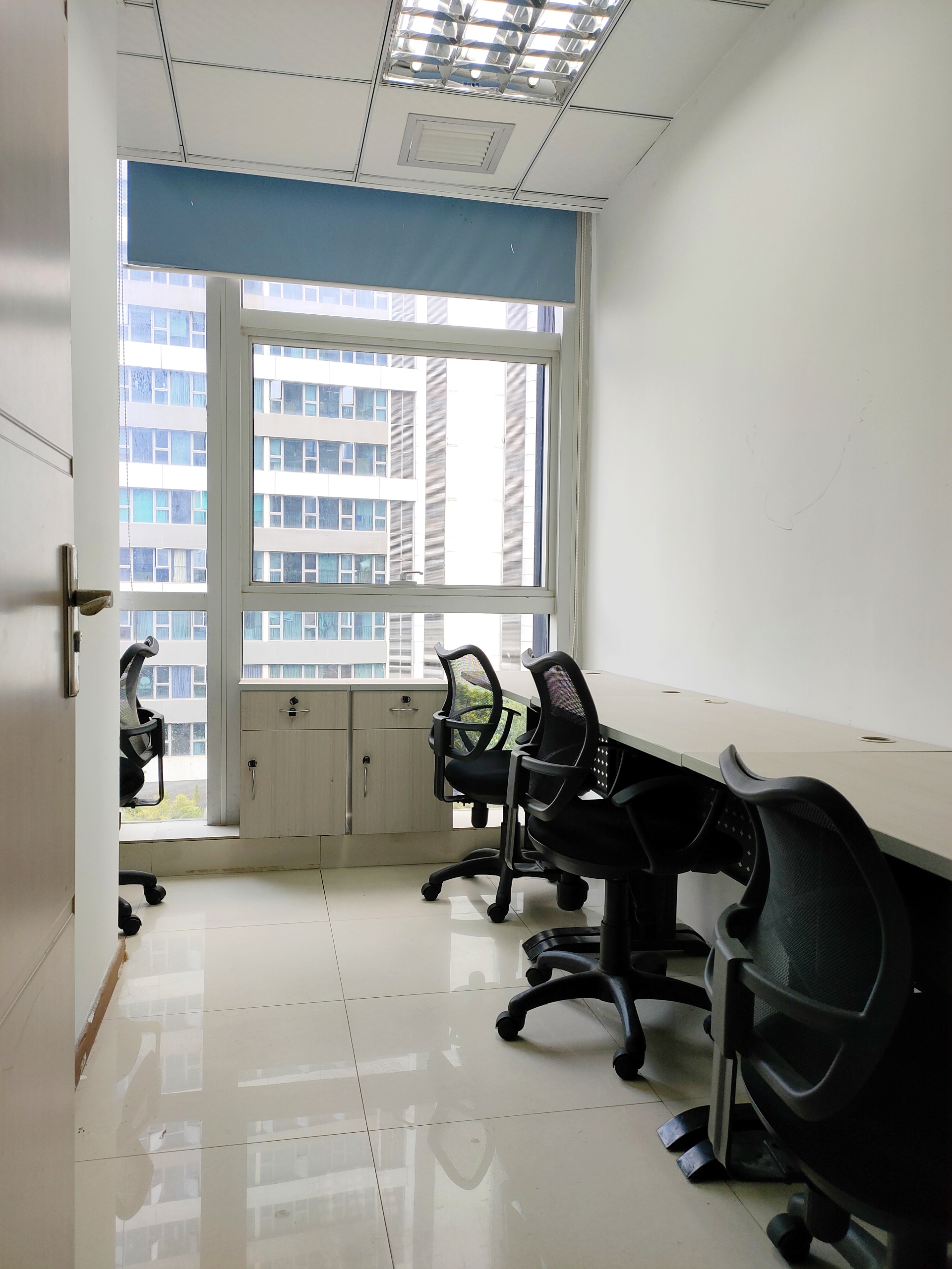 创业优选!南山创客办公室招租 精装修带货梯 提供注冊地址