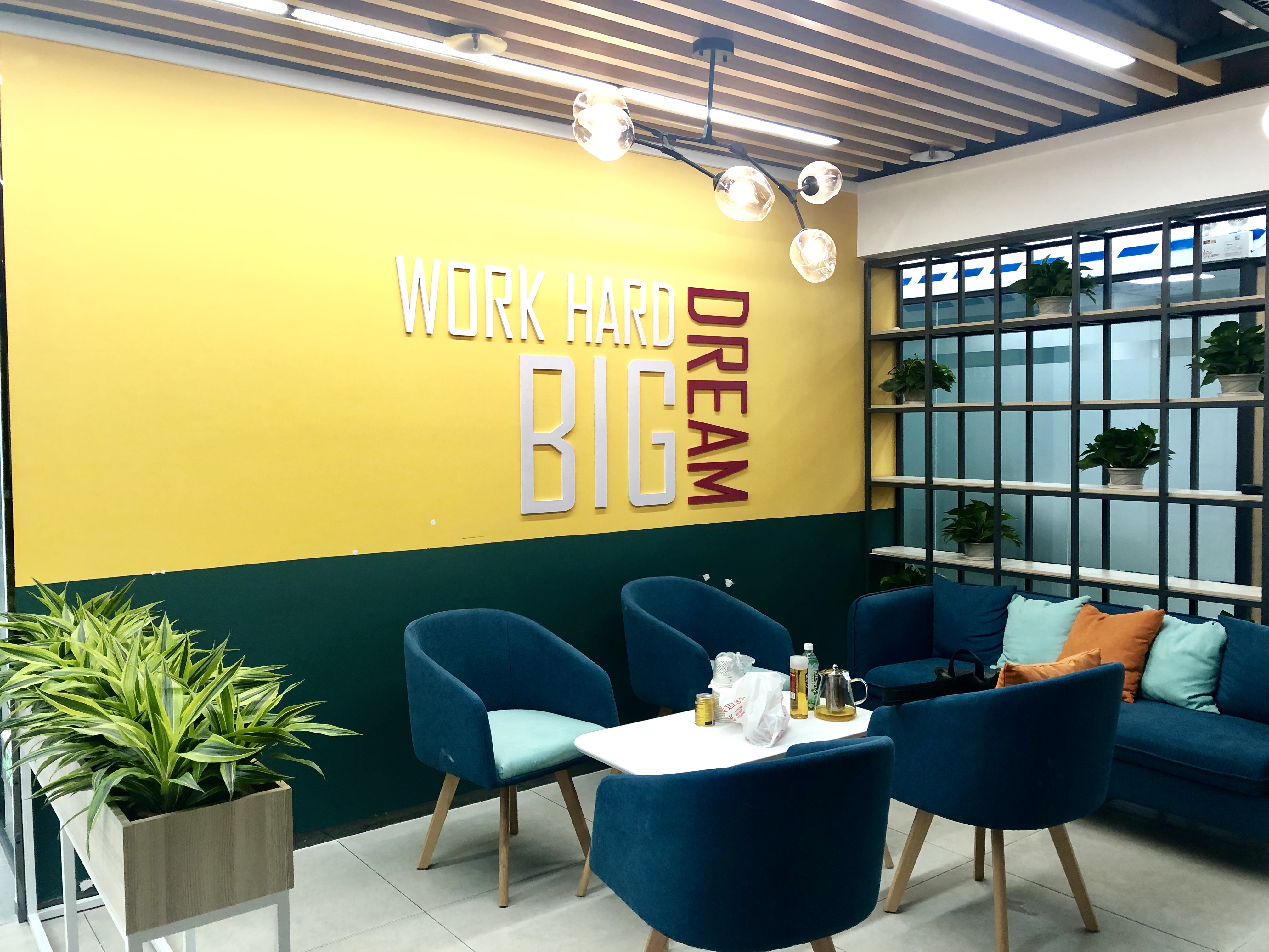 小型办公室出租丨电商、亚马逊、可做食品流通许可证、配红本