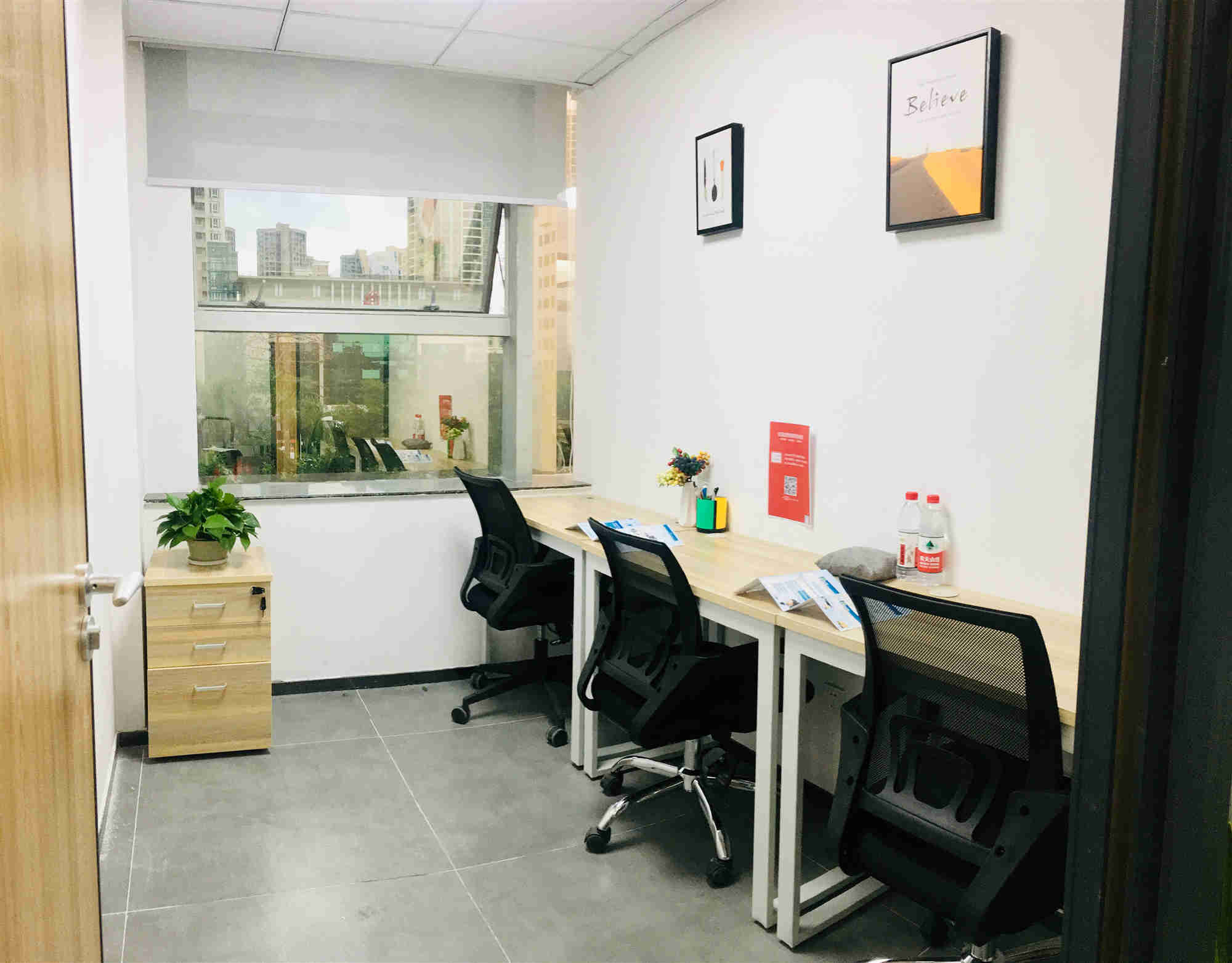 抗击疫情,特价招租,创富港精装小型独立单间办公室