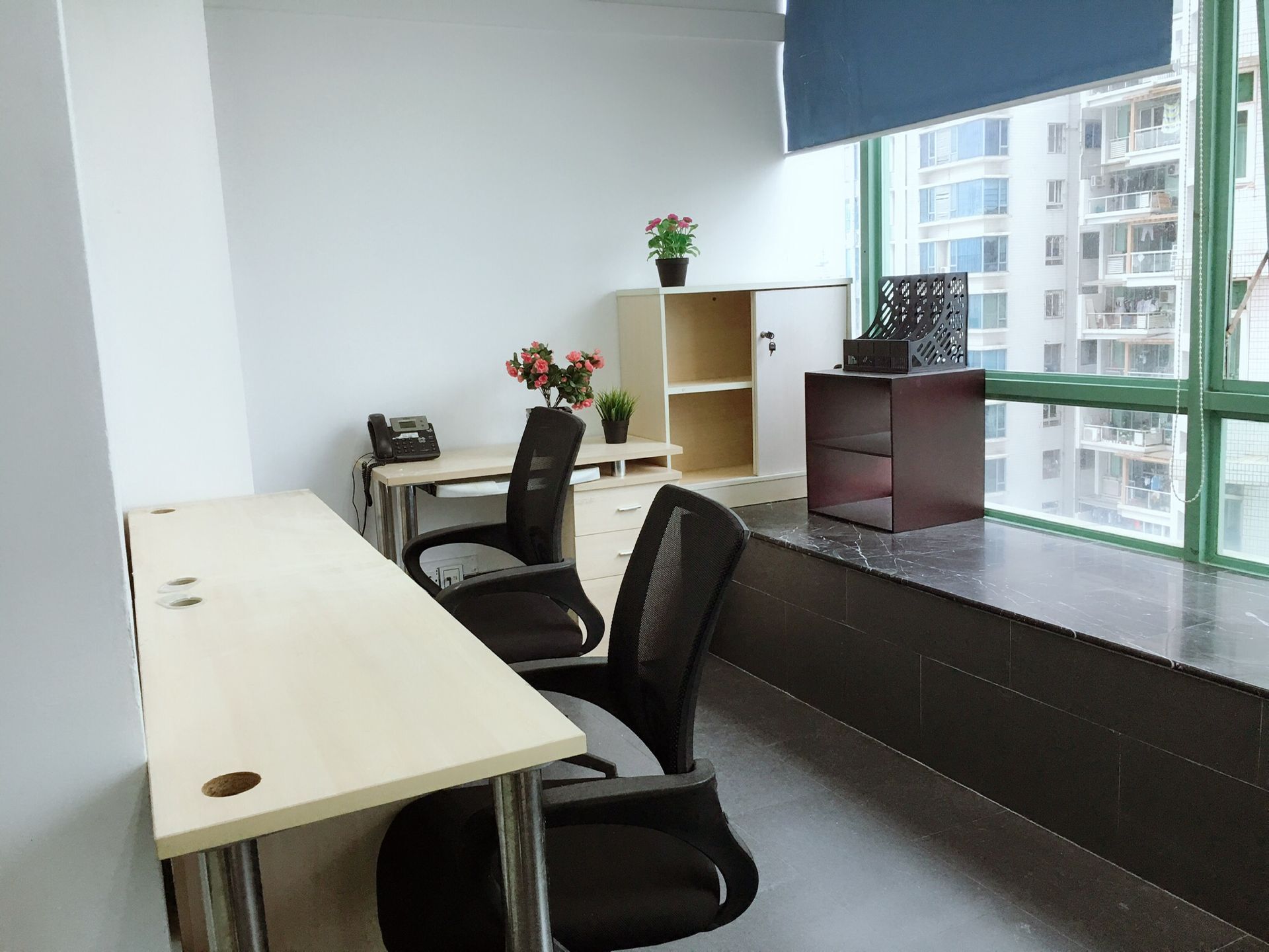 11、大新地铁口小面积办公室直租,可注册各类型公司,银行开户