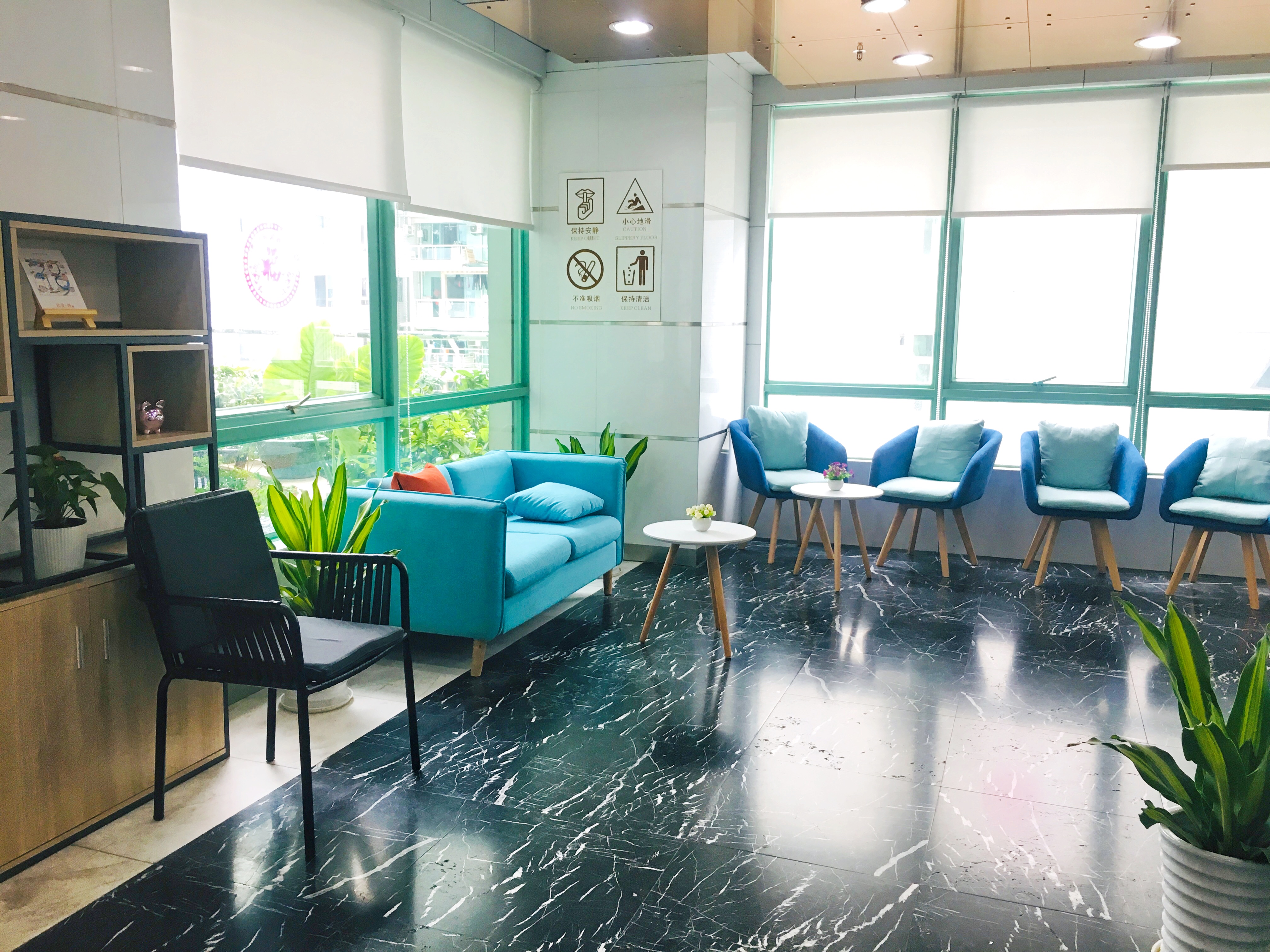 可注册独立小户型办公室出租，属南山税局，提供注册地址，租赁凭证